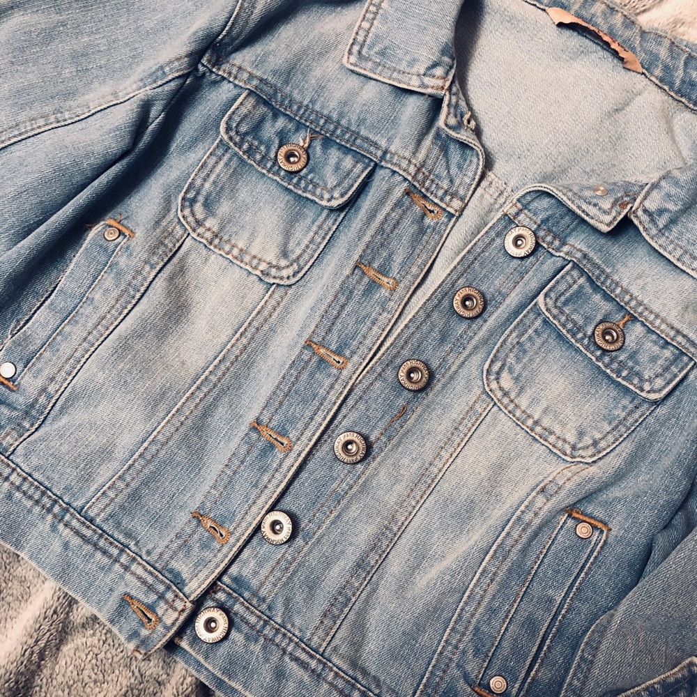 Spring Fever - Jean Jacket ๐ - Picture 2 of 3
